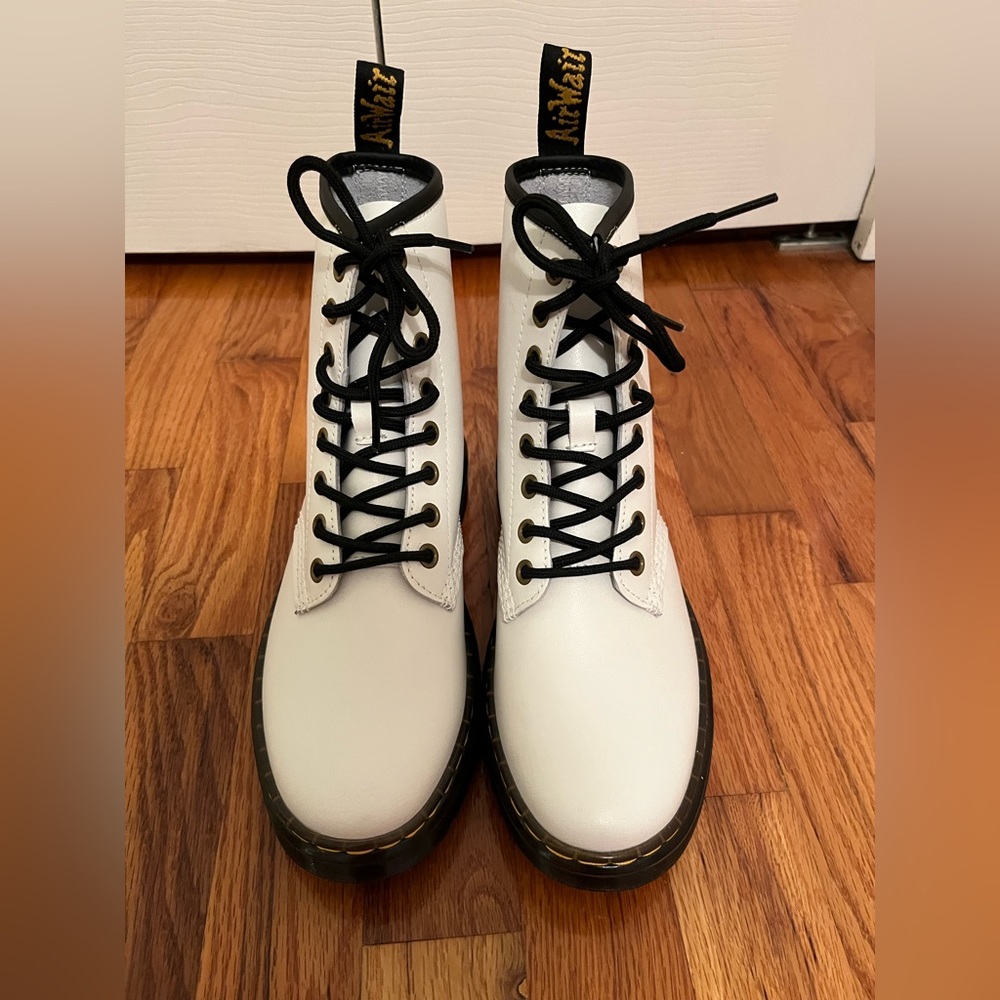 Dr. Martens Zalva white combat boots. NWOT. Size 5